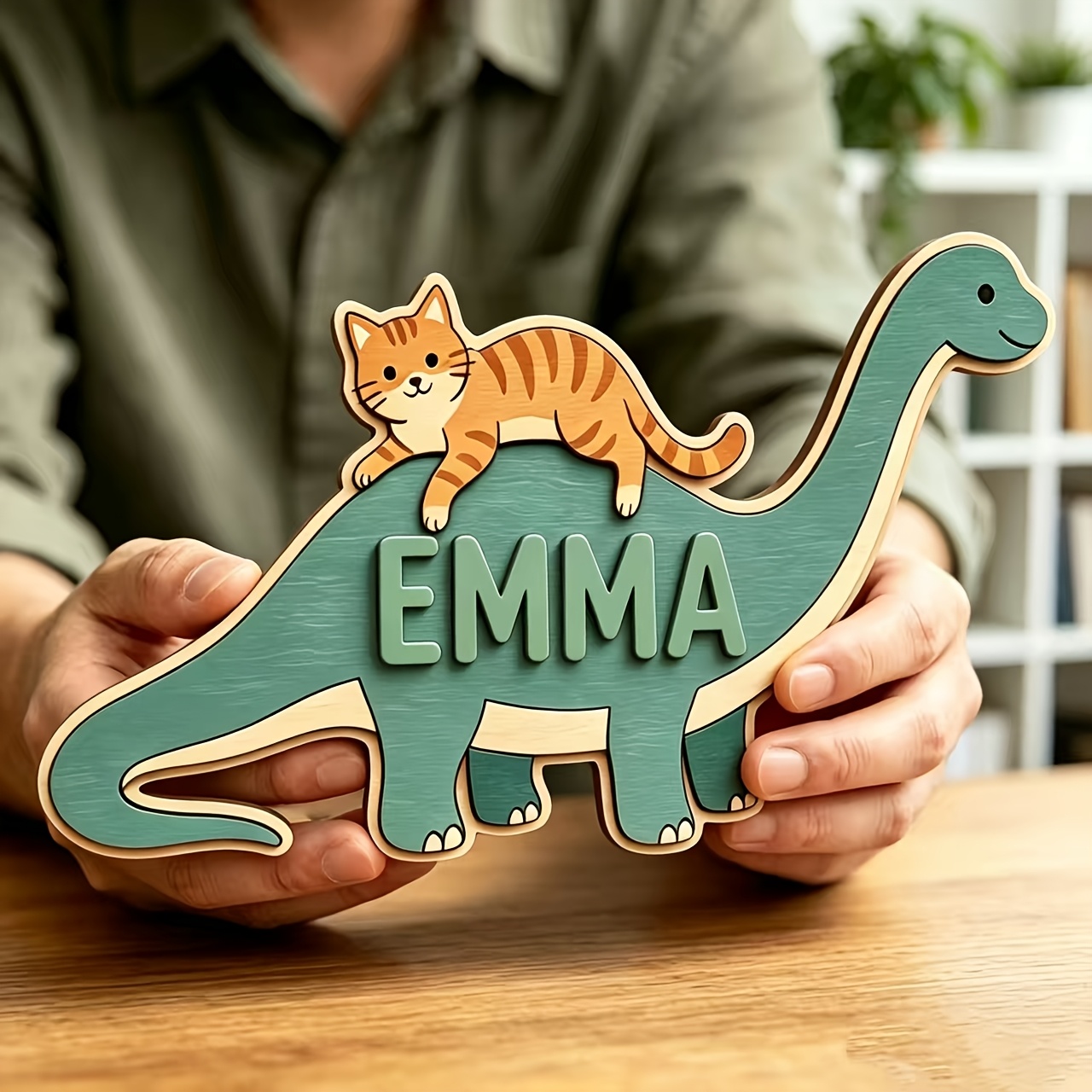 Baby Nursery Usa - Personalisiertes Namensschild mit Katze auf Dinosaurier,