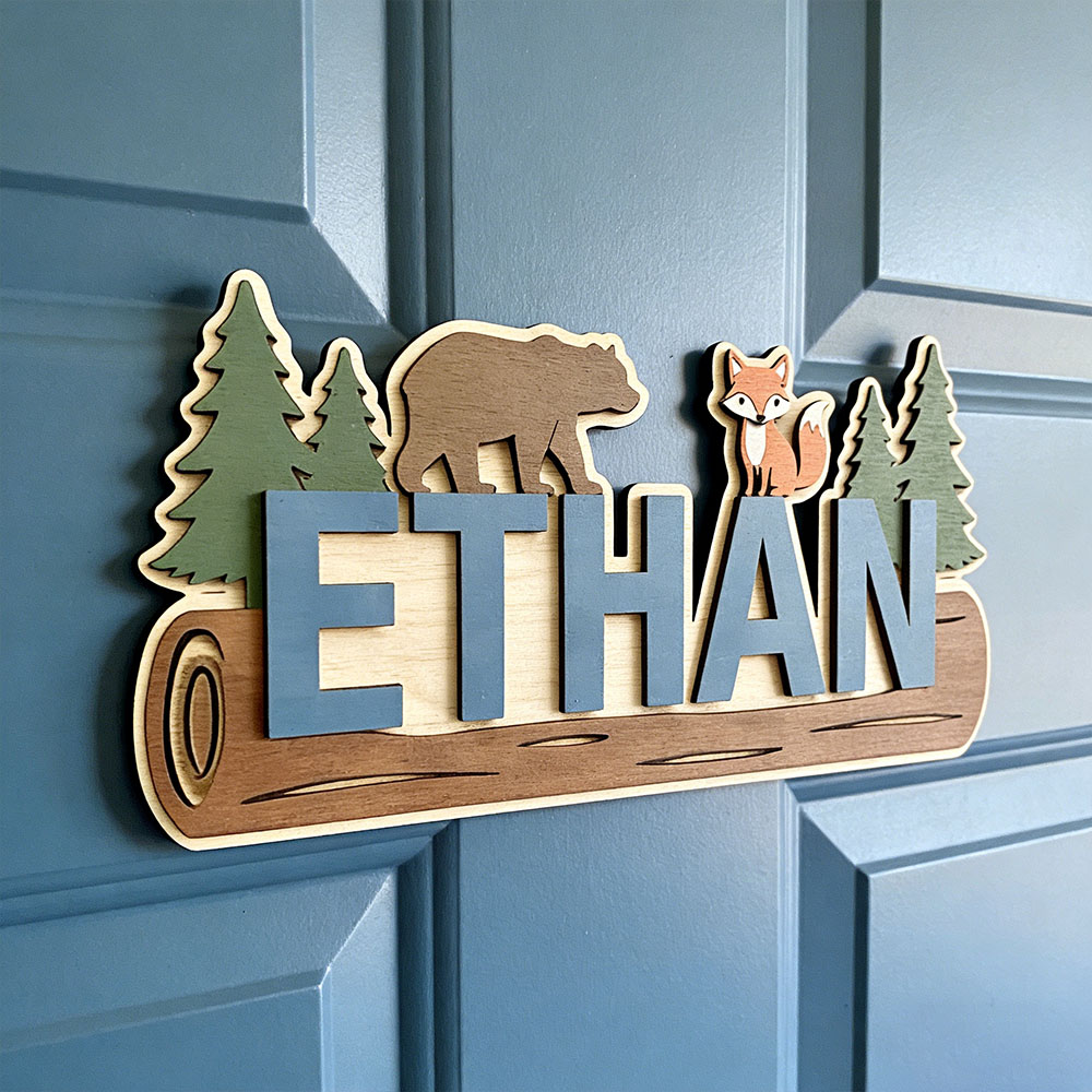 Baby Nursery Usa - Personalisiertes Holzschild mit Waldtieren und Namen,